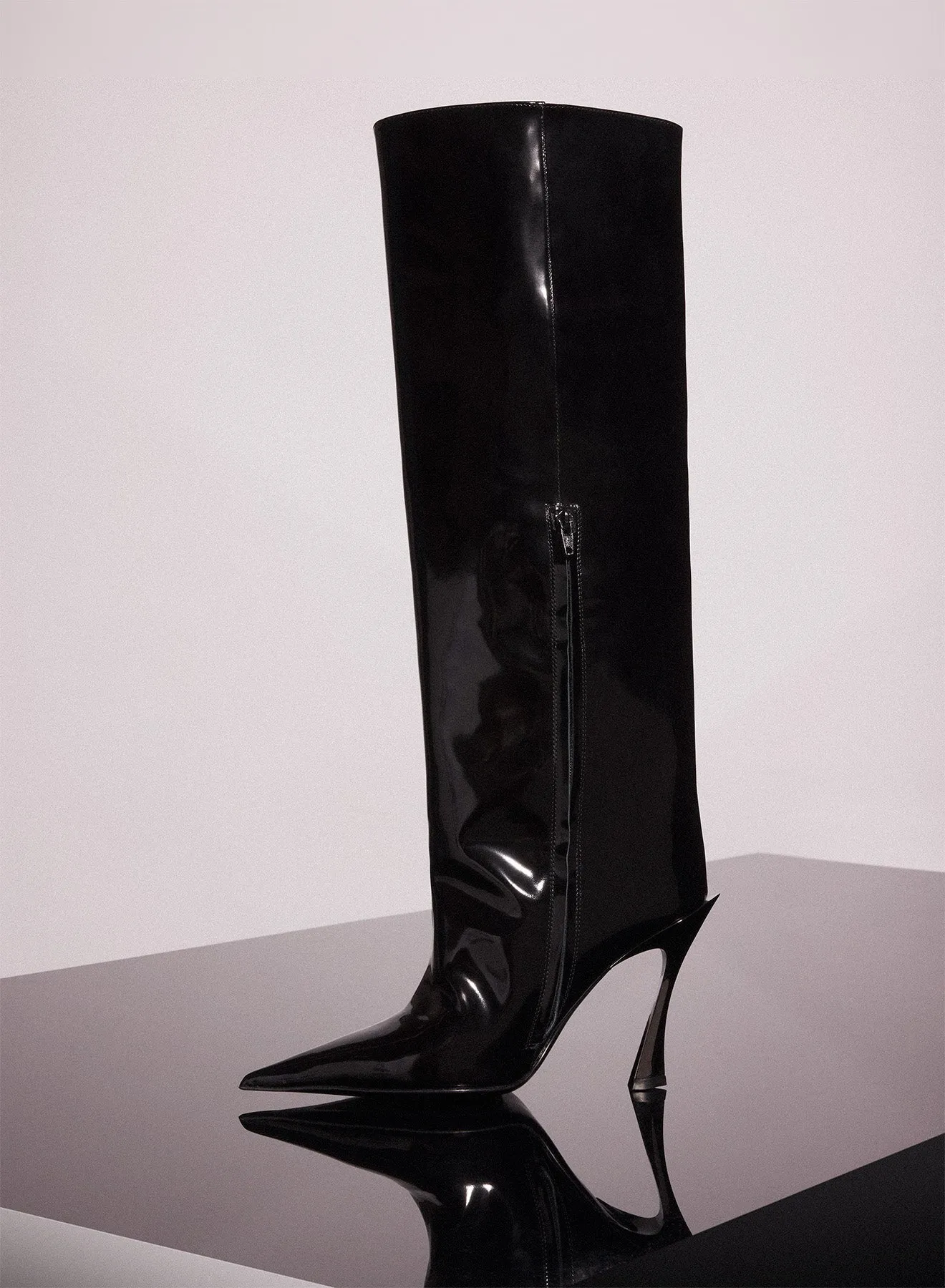 black shiny leather fang 95 boots