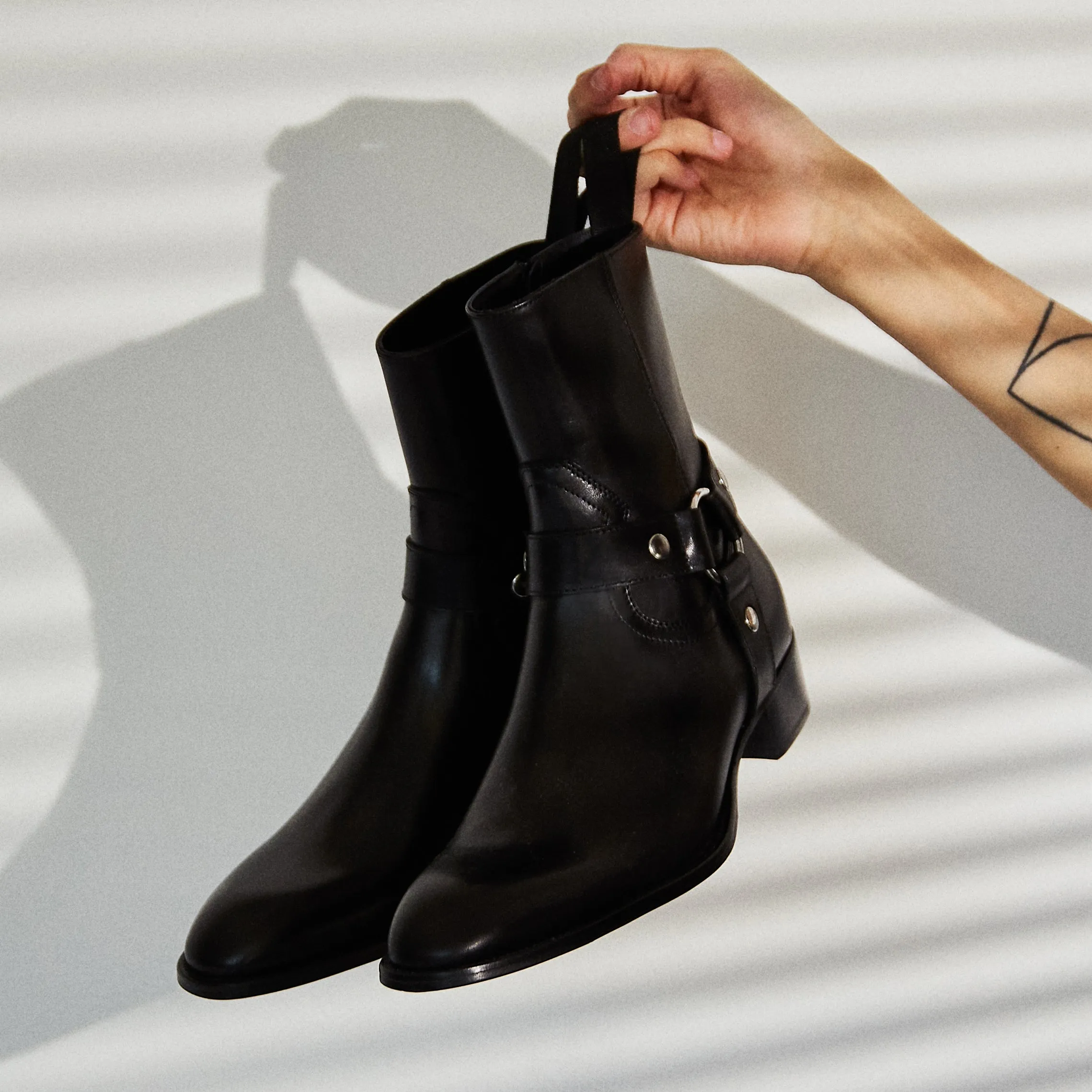 Enzo 40mm Harness (Concealed) Zip Boots - Black Leather