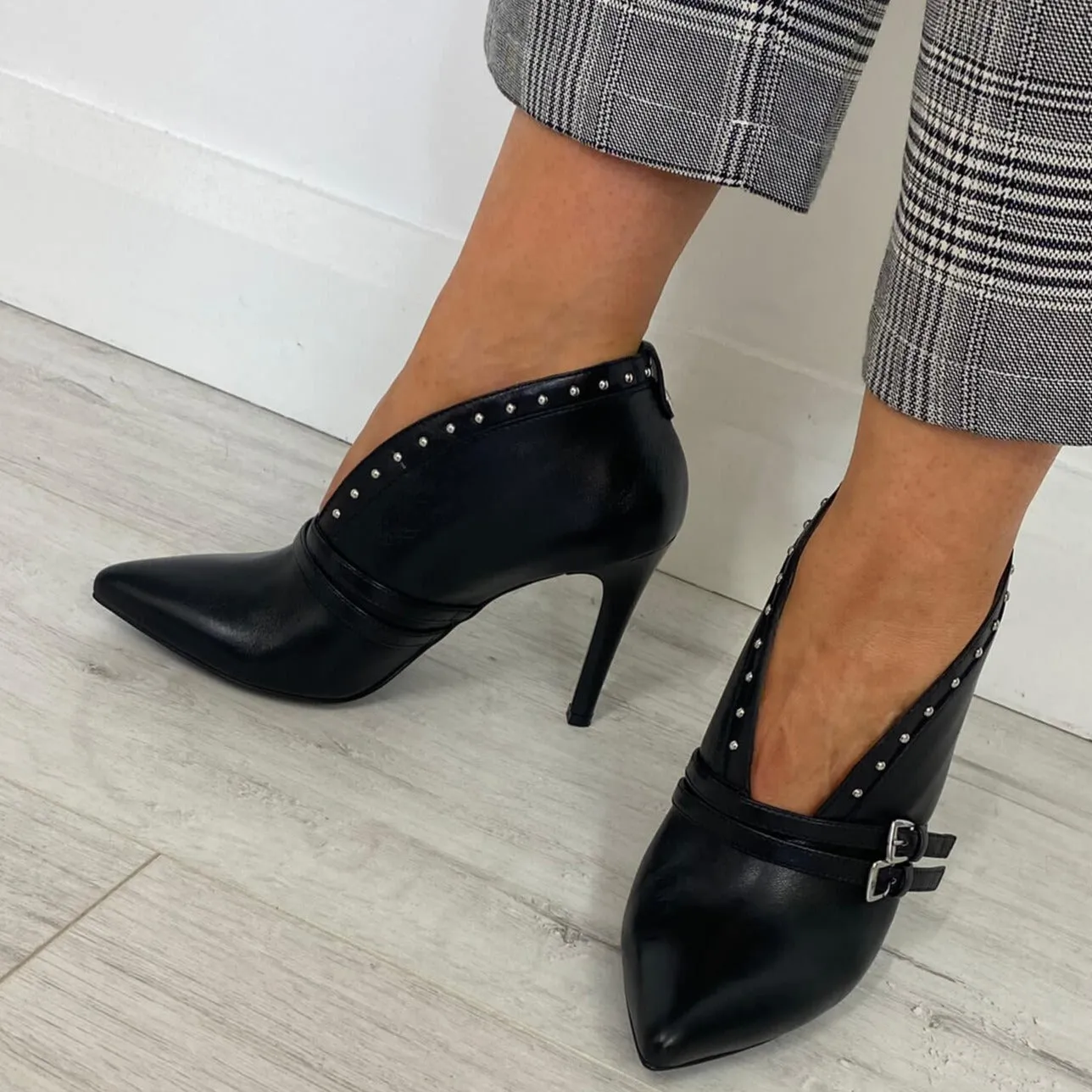 NeroGiardini Black Leather Studded Shoe Boots